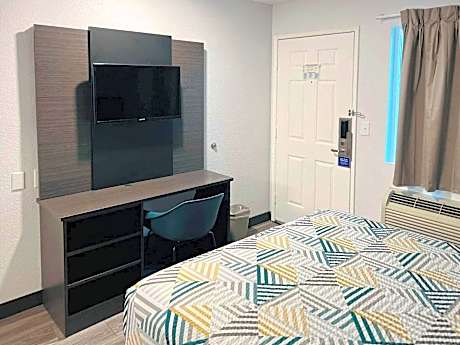 Suite Deluxe Queen Bed