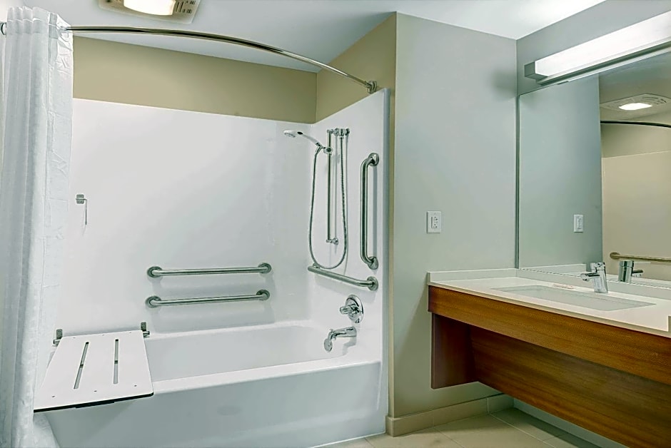 Microtel Inn & Suites by Wyndham Philadelphia Airport Ridley Park