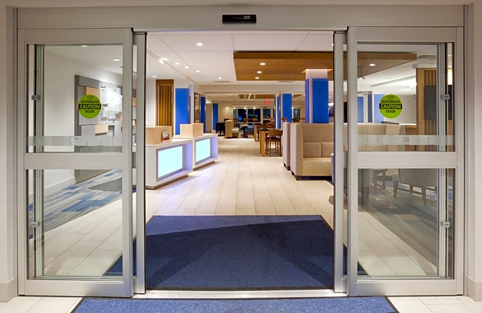 Holiday Inn Express and Suites Des Moines Downtown, an IHG Hotel