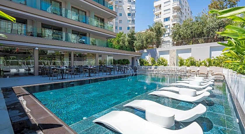 Lara Eyfel Hotel