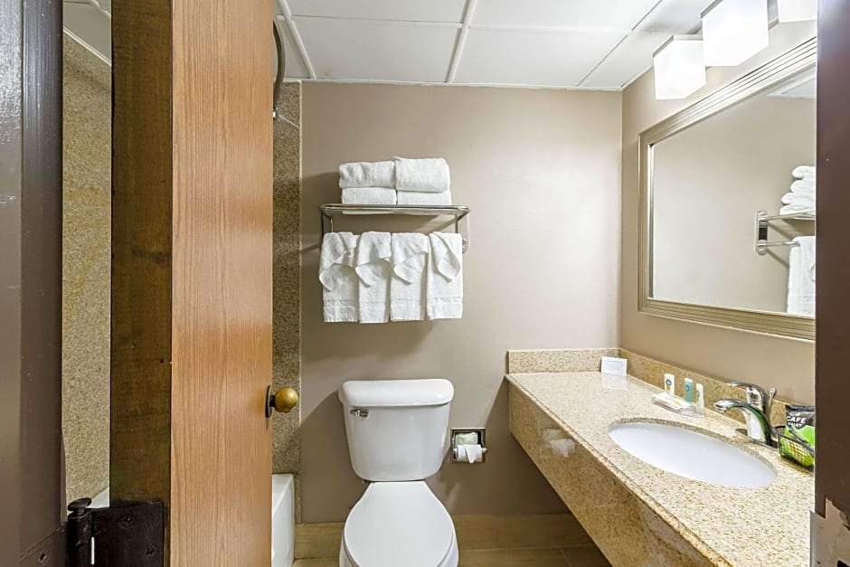 Quality Inn & Suites Arden Hills - Saint Paul North