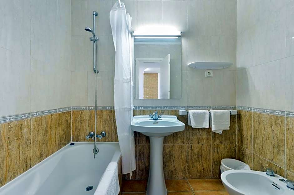 Apartamentos San Antonio Beach