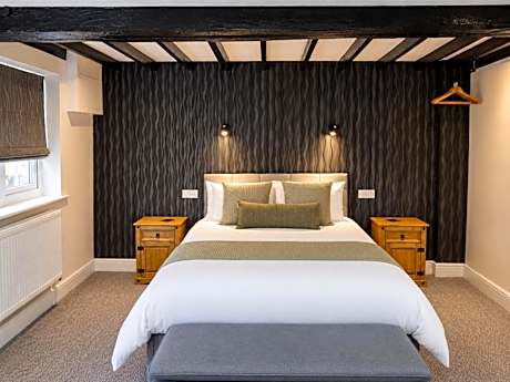 Suite with Garden View