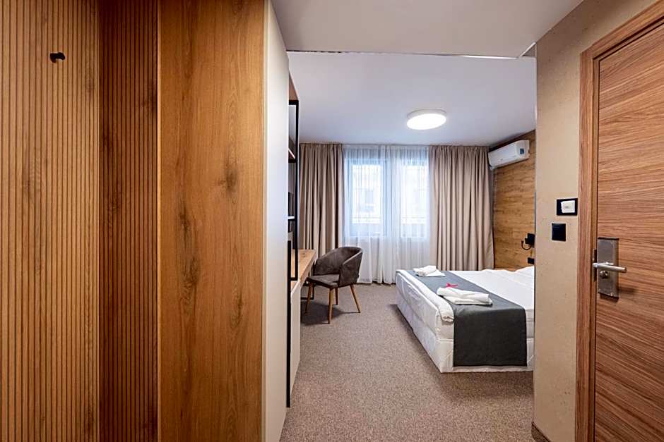 Avenue Hotel