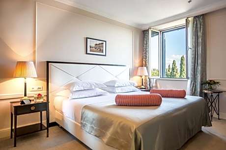 Double Room Sea View with 100 years Hotel Park Package