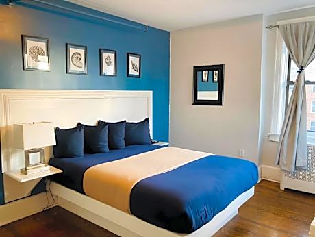 Standard Queen Room
