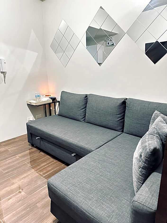 Heart of Makati, Fully furnished condo, cbd central location