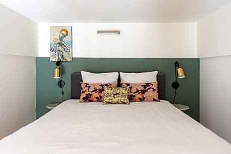 Medium Studio with Kitchen - Duplex