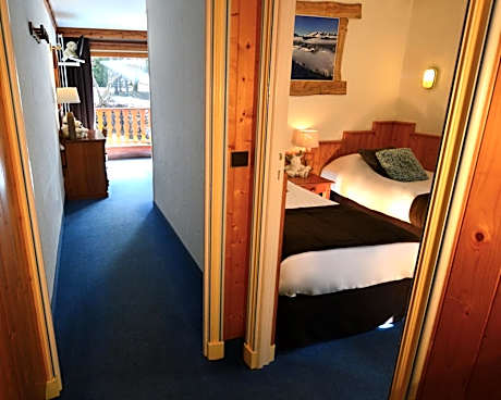 Family Room with Mountain View