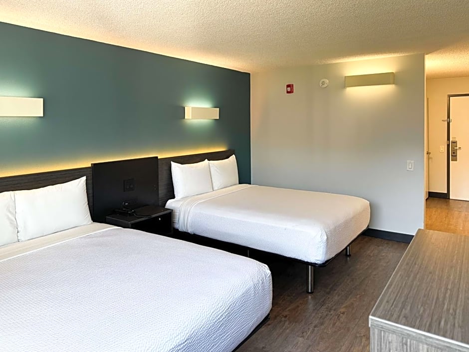 Motel 6 Carson