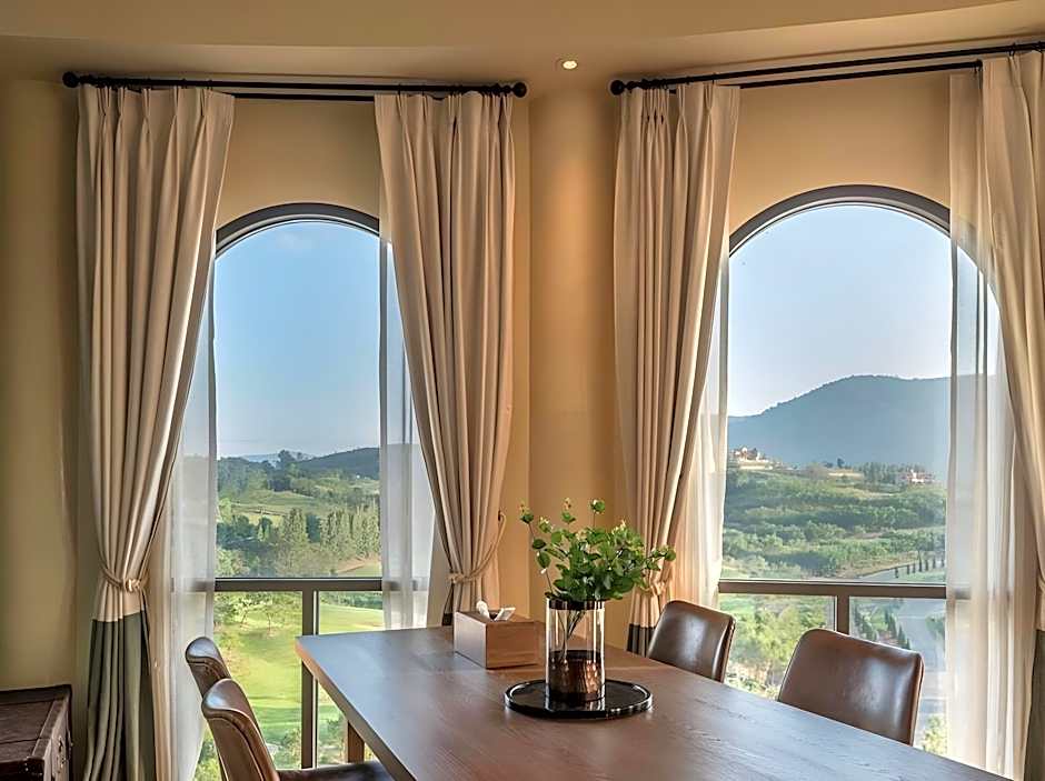 Toscana Piazza by Toscana Valley