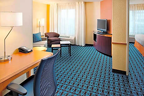Executive Suite, Multiple Beds (2 Queen Beds and 1 Double Sofa Bed)
