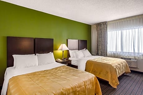 Quadruple Room with King Bed and Queen Bed - Non Smoking