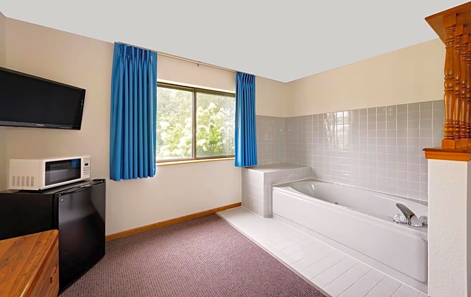 Super 8 by Wyndham Centerville