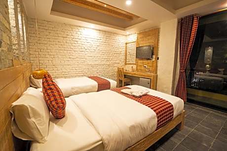 Deluxe Double or Twin Room with Balcony