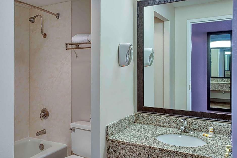 Bloom Hotel