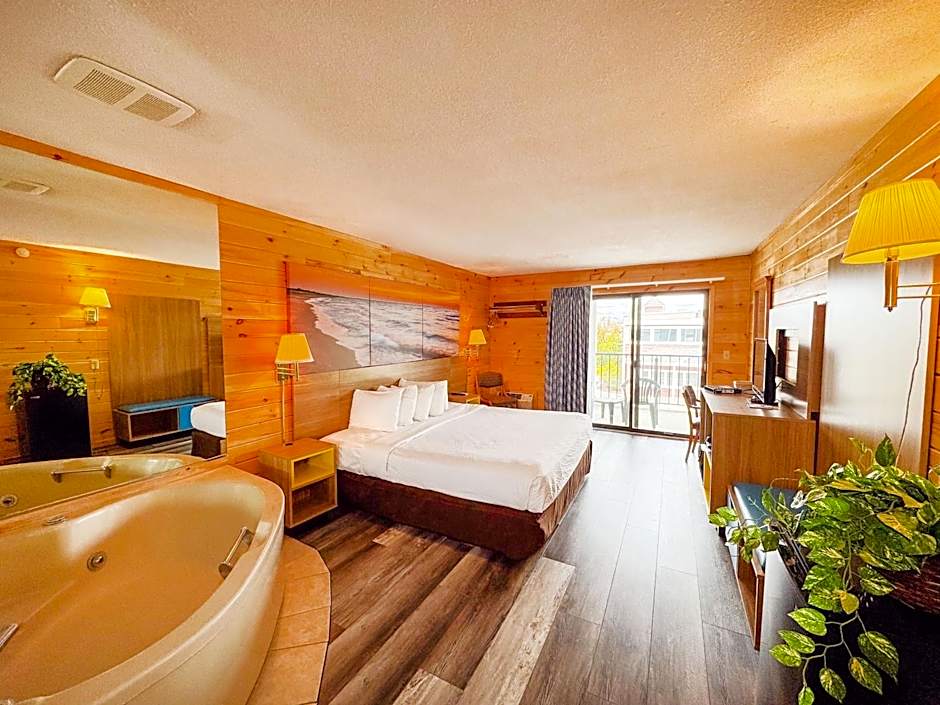 Days Inn by Wyndham Mackinaw City - Lakeview