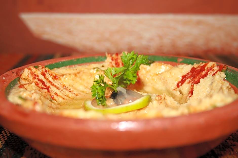 White Rose Hotel and Restaurant