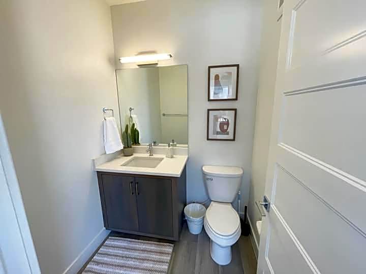New Family-Friendly Townhome w/ Pool & Hot Tub