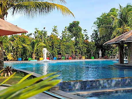 Thongs Inn Hotel Kualanamu