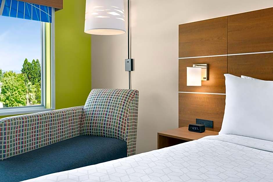 Photo 1 of 4 of Standard 1 King Bed, Mobility Accessible, Roll in Shower