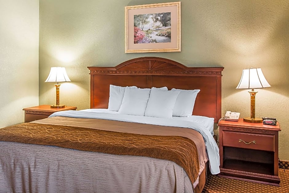 Quality Inn & Suites Ann Arbor Hwy 23