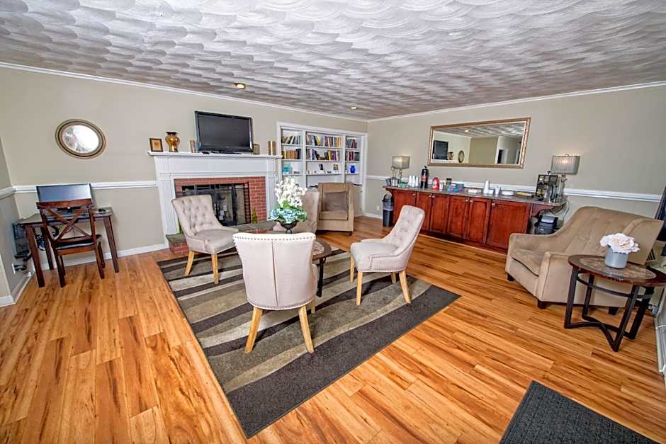 Colonial Inn Seekonk