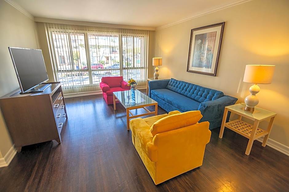 Cal Mar Hotel Suites