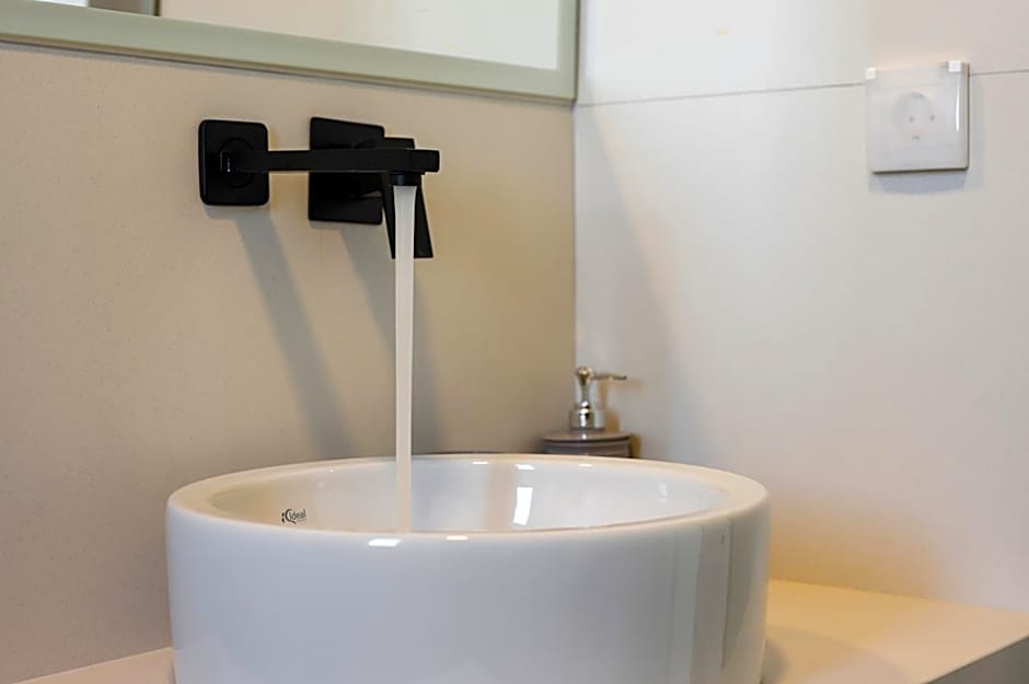 Aegean Breeze Luxury Apartments next to the sea