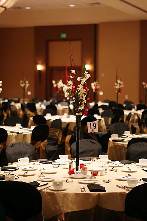 DoubleTree By Hilton Bay City Riverfront