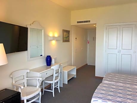 Double or Twin Room with Side Sea View