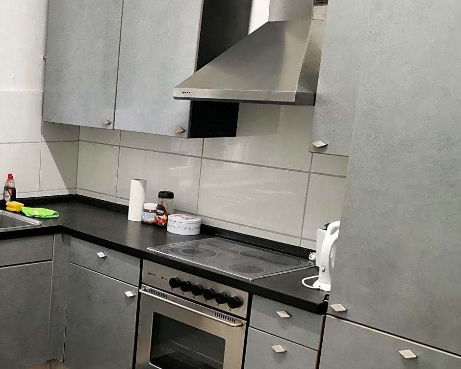 Eva's Hostel - Self Check-In & Only Private Rooms