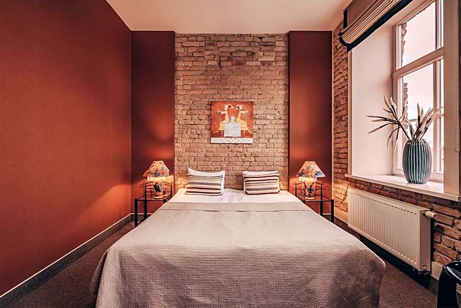 Moon Garden Old Town Hotel