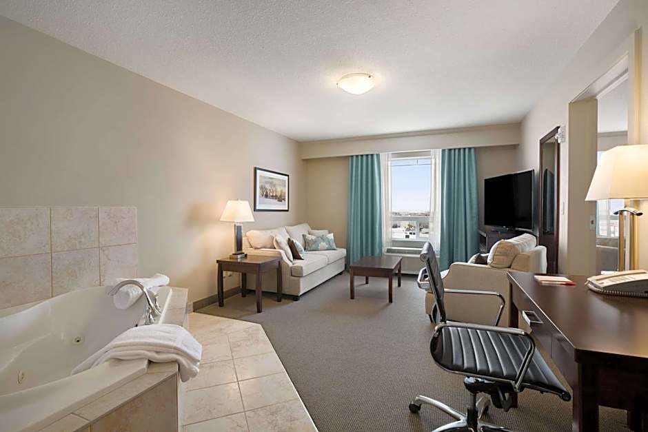 Ramada by Wyndham Emerald Park/Regina East