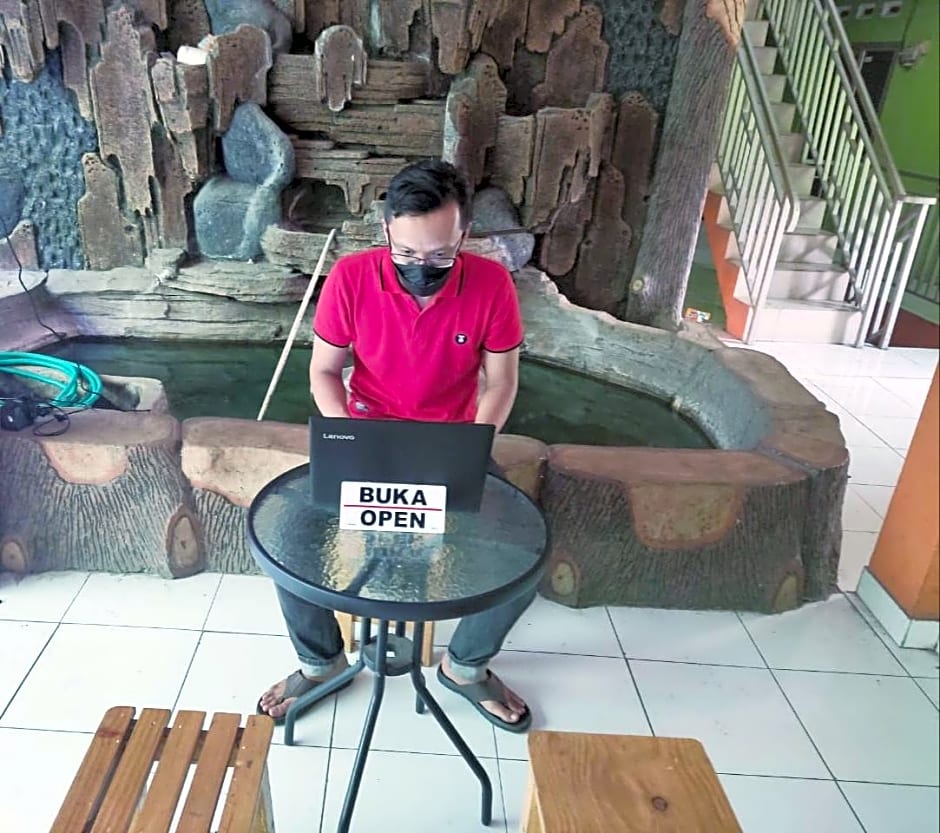 OYO 90706 Kost Alam Jaya Syariah