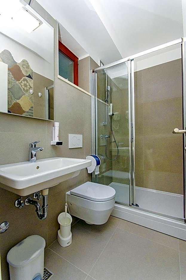 Hostel Dvor