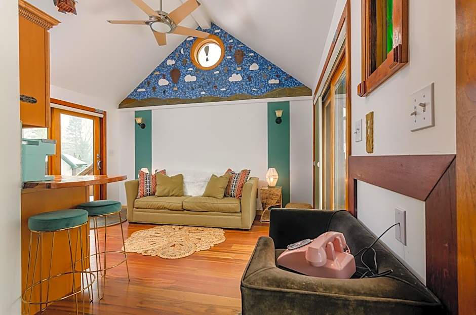 New Park Venue & Suites