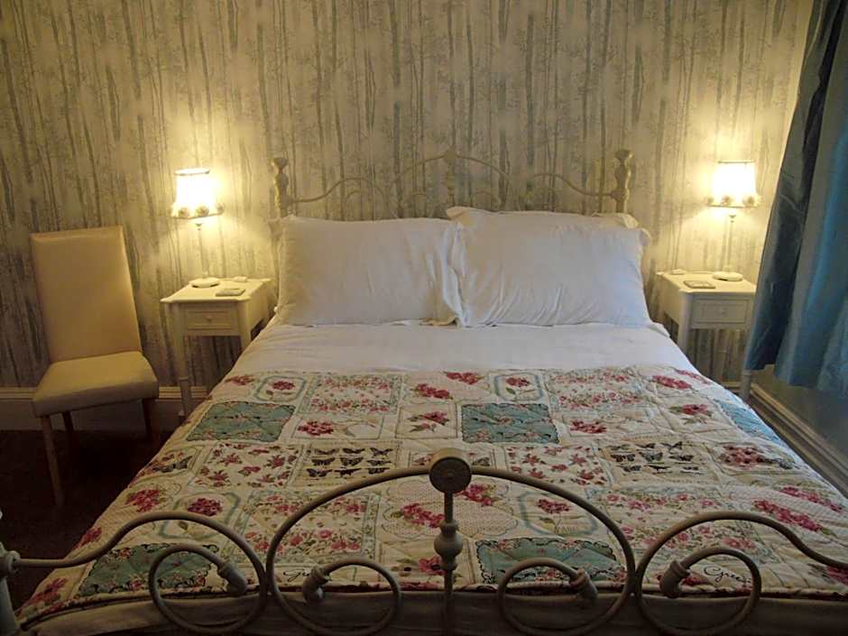 Llanwrtyd Hall B&B Angelis Holistic Retreat