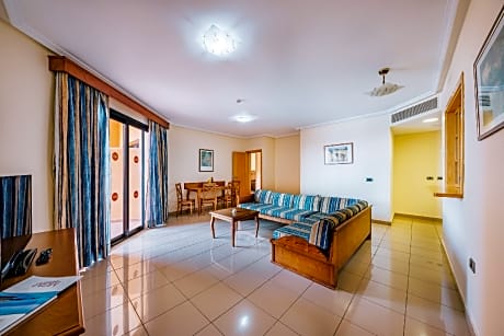 Sea or Pool View Family Room for 6 People