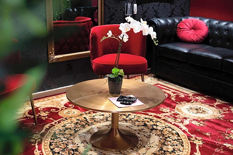 Capsule Secret - Jacuzzi - Netflix & Home cinéma - Jeux de couple - Barre de pole dance