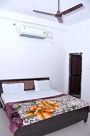 Goroomgo Kanha Shiva Homestay Faizabad