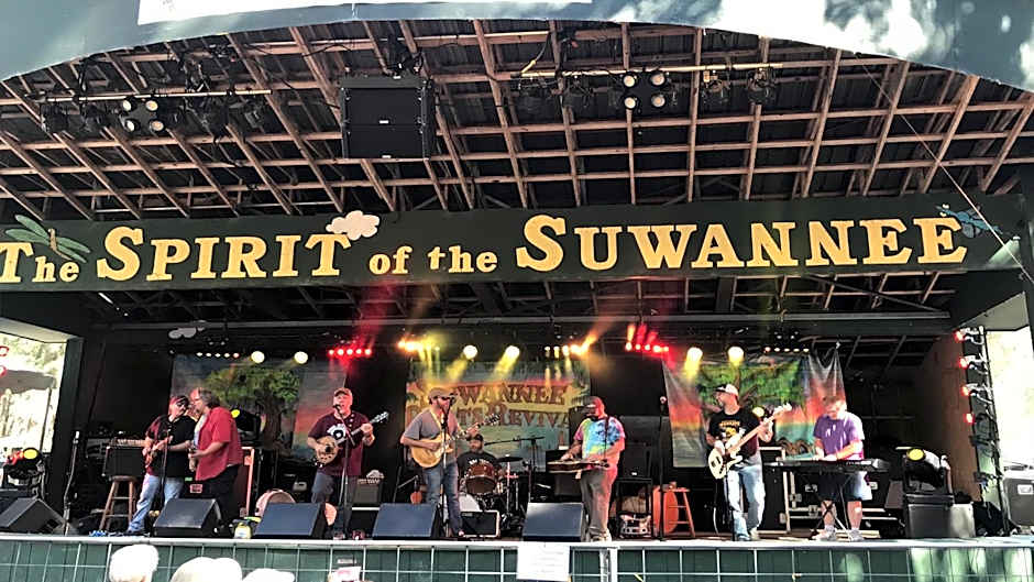 Holiday Inn Express & Suites Live Oak by IHG