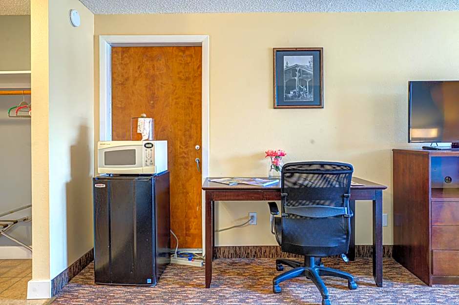 Columbia Gorge Inn