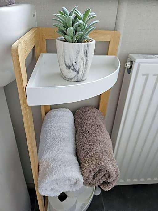 Forest Getaway, sleeps 6 at Bashley, leisure PASS included