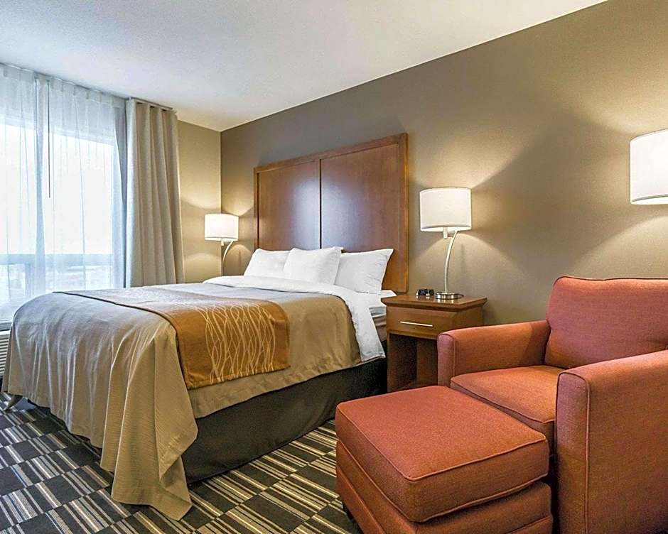 Comfort Inn & Suites Edmonton International Airport