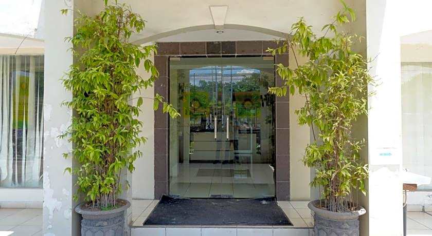 RedDoorz @ Jalan Sriwijaya Semarang