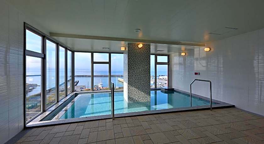 Green Rich Hotel Okinawa Nago (Artificial hot spring Futamata Yunohana)