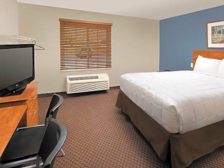 Queen Room - Accessible/Non-Smoking