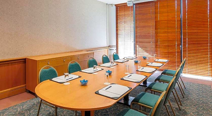 Oaks Gold Coast Hotel