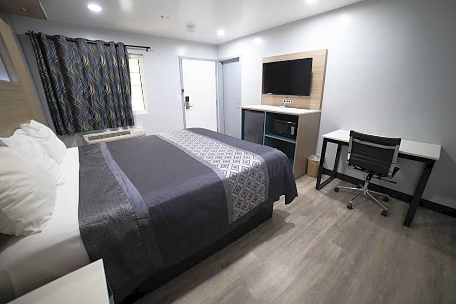 Express Inn & Suites